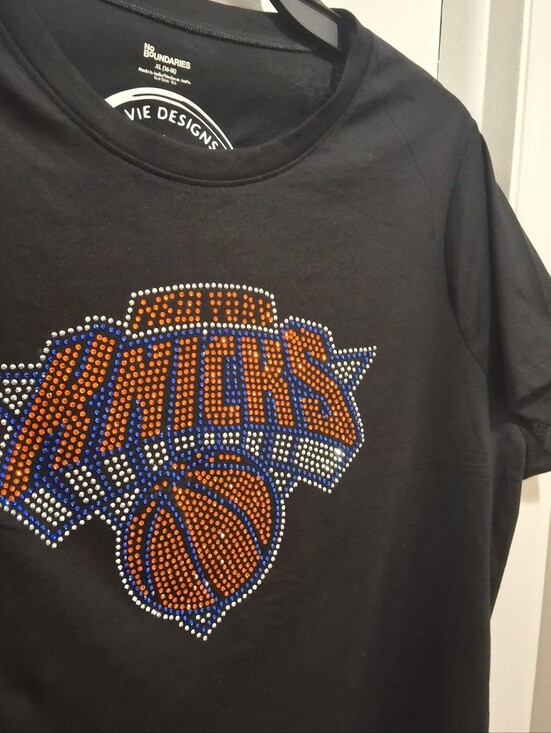 C'est La-Vie Designs Tops - Knicks Rhinestone Graphic Tee & Free Gift